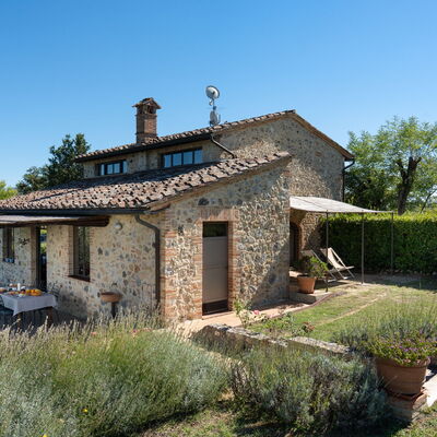 Villa Alba: Amenities, Building Exterior, Outdoor