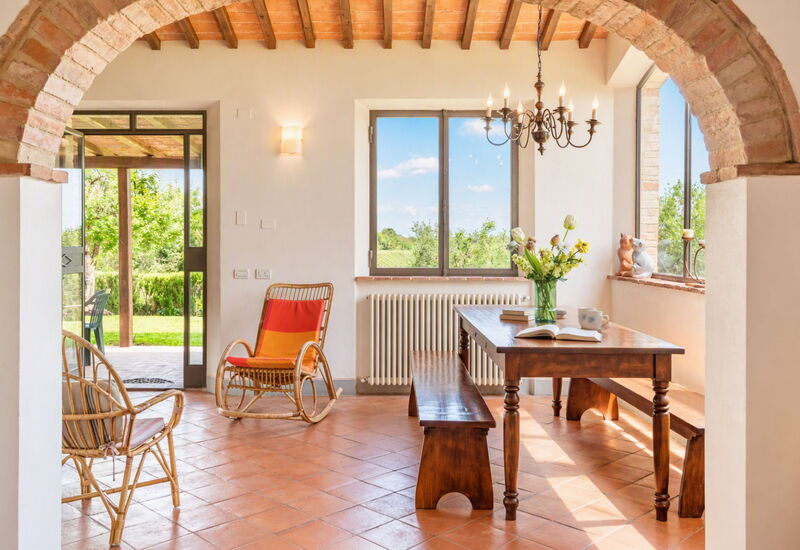 Villa Alba: Esszimmer, Wohnzimmer, Zimmerdetails