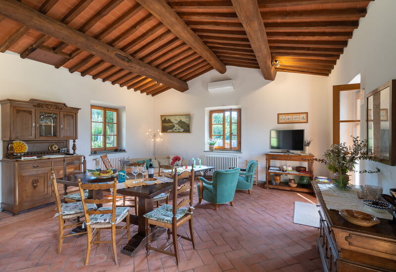 Casa 360 Private Suite: Autumn, Dining Room, Kitchen, Living Room, Spring, Summer, Winter