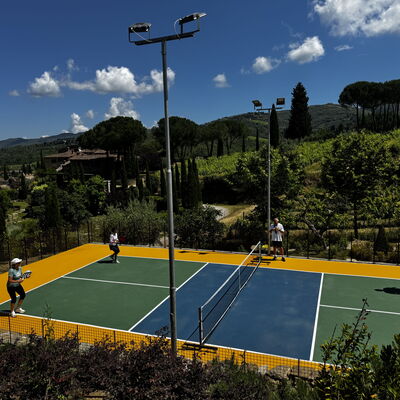 L'Aia: Activities, Building Exterior, Outdoor