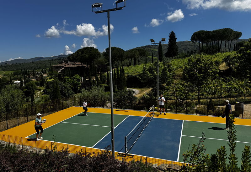 L'Aia: Activities, Building Exterior, Outdoor