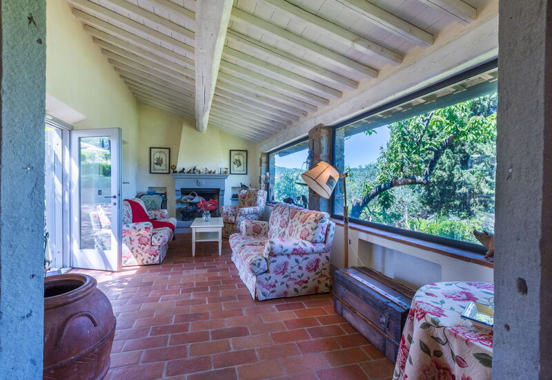 L'Aia: Autumn, Living Room, Spring, Summer
