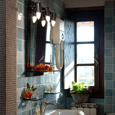 La Piazza Di San Donato - Unterkunft:&nbsp;Piazza 1 Bilo: la-piazza-di-san-donato-reggello-multiproperty-piazza-1-bilo-bathroom