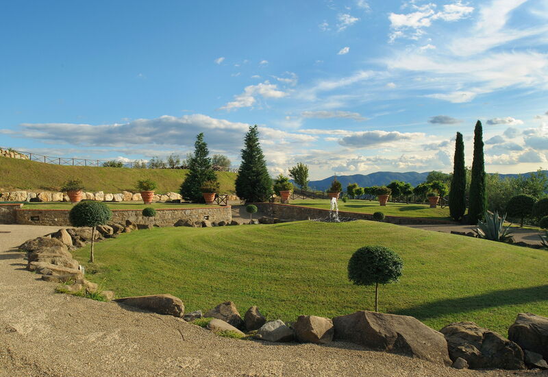 La Piazza Di San Donato: la-piazza-di-san-donato-reggello-multiproprieta-esterni