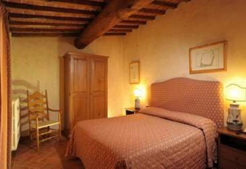 La Piazza Di San Donato: la-piazza-di-san-donato-reggello-multiproprieta-piazza-1-bilo-camera-da-letto