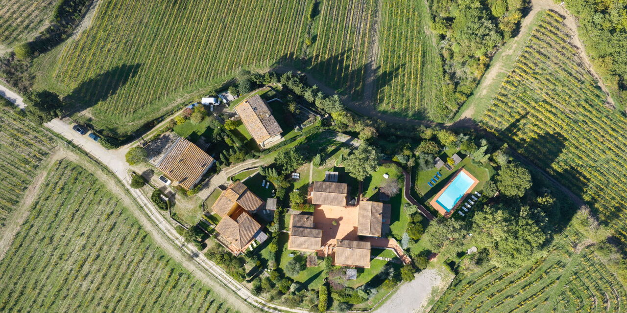 Borgo le Mura: all'aperto, Attività, Autunno, Estate, Esterni, Giardino, Piscina, Primavera, Vista Panoramica