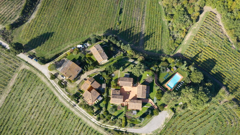 Borgo le Mura: all'aperto, Attività, Autunno, Estate, Esterni, Giardino, Piscina, Primavera, Vista Panoramica