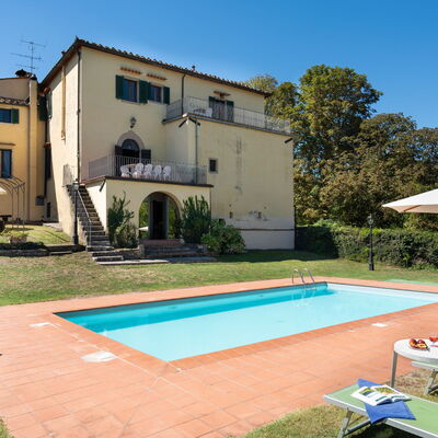 Villa Gayo: Außen, Balkon / Terrasse / Patio, Garten, Schwimmbad