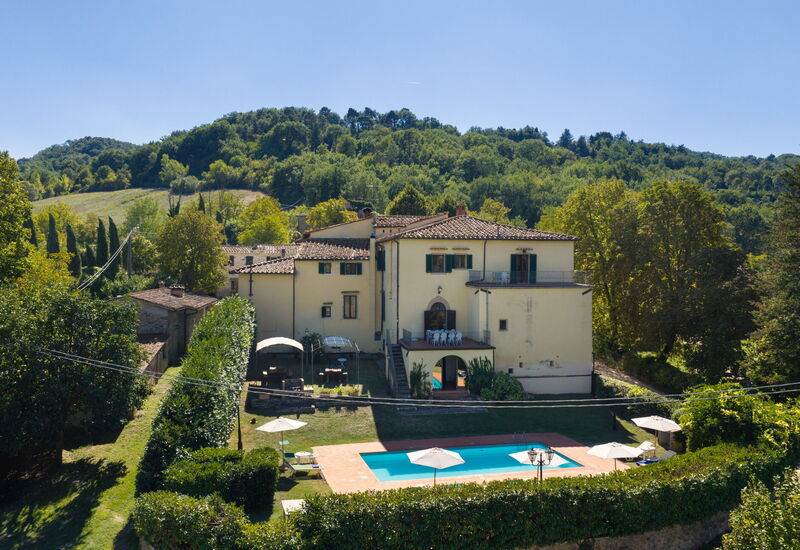 Villa Gayo: Außen, Balkon / Terrasse / Patio, Garten, Schwimmbad