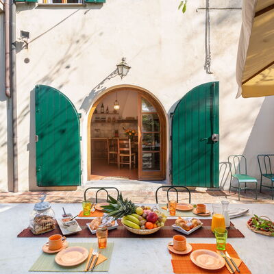 Podere Le Capannucce: Building Exterior