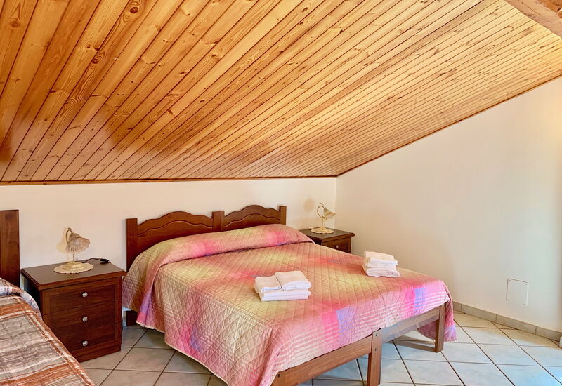 Villa Le Palme: villa-le-palme-trecastagni-catania-villa-bedroom