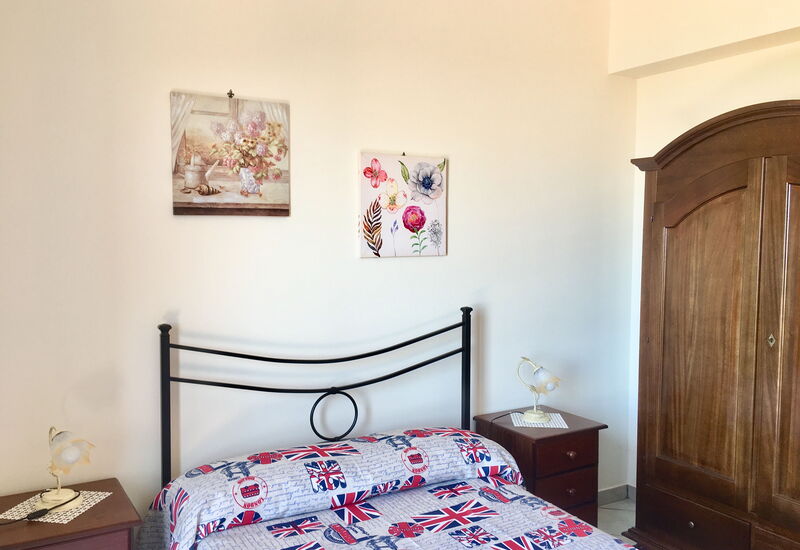 Villa Le Palme: villa-le-palme-trecastagni-catania-villa-bedroom