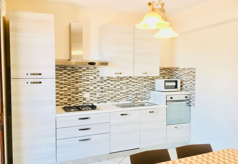 Villa Le Palme: villa-le-palme-trecastagni-catania-villa-kitchen