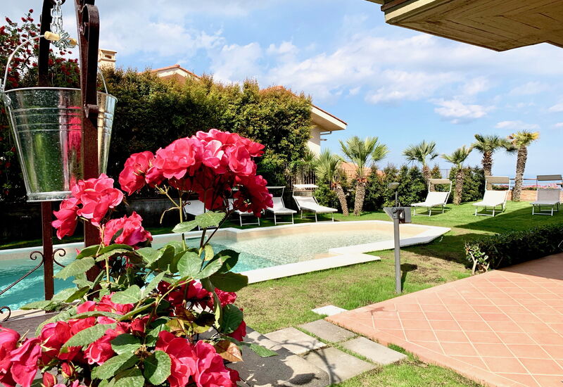 Villa Le Palme: villa-le-palme-trecastagni-catania-villa-pool