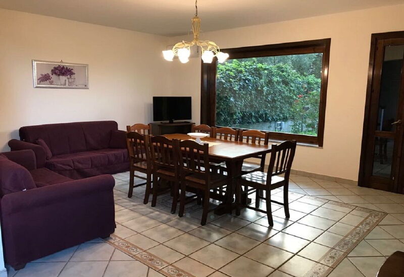 Villa Le Palme: villa-le-palme-trecastagni-catania-villa-living-room