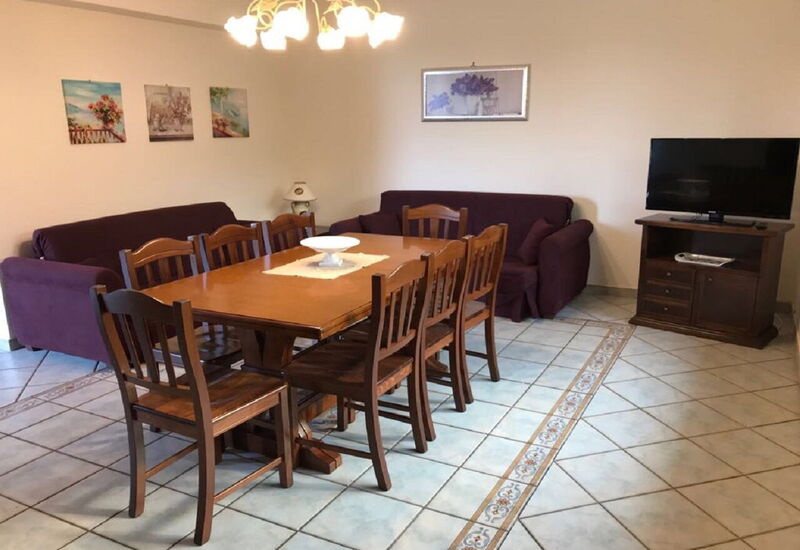 Villa Le Palme: villa-le-palme-trecastagni-catania-villa-living-room