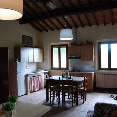 Agriturismo Cabbiavoli - Unterkunft:&nbsp;Casa Guardia: Ausstattung, Esszimmer, Frühling, Herbst, Küche, Sommer, Zimmerdetails