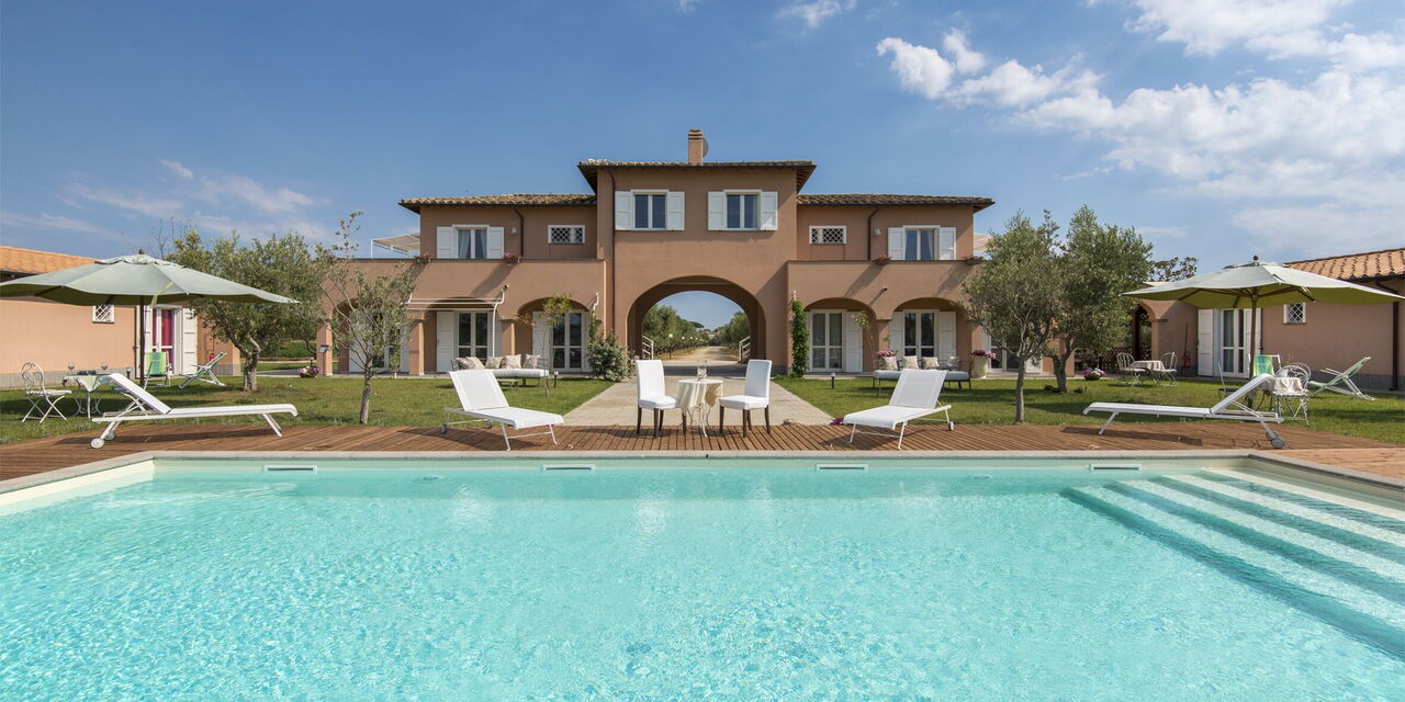 Villa Marina Velca: villa-marina-velca-tarquinia-villa-pool