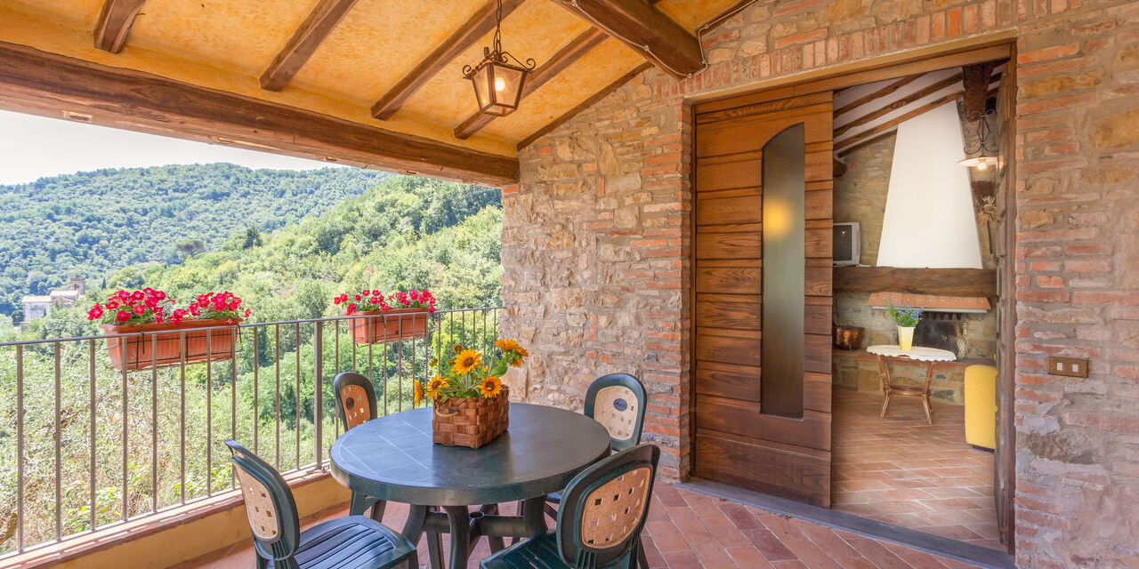 Villa Dante - Alloggio:&nbsp;Dante 2: Balcone / Terrazza / Patio