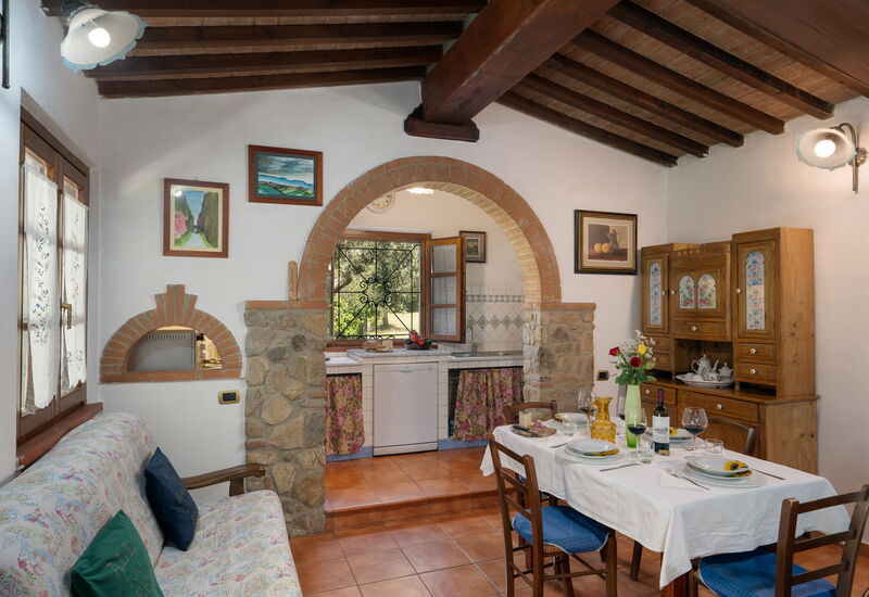 Villa i Cipressi: Dining Room, Kitchen, Summer