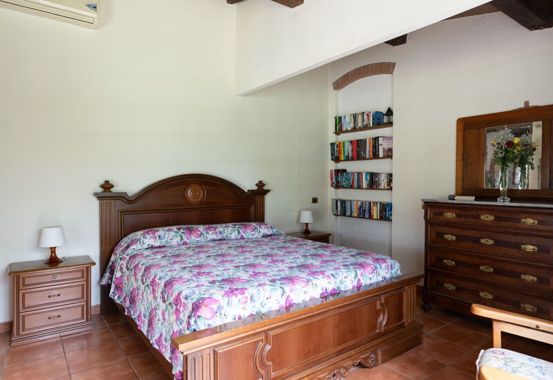Villa i Cipressi: Bedroom, Summer