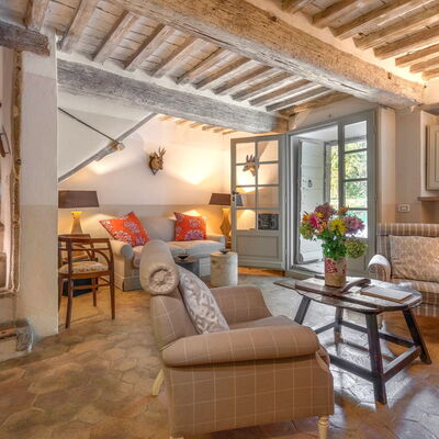 Casa Di Giulio: Autumn, Living Room, Spring, Summer