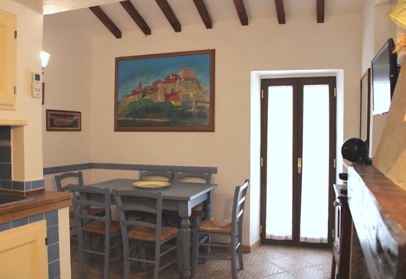 Al Castello Da Alice: Estate, Sala da pranzo, Soggiorno