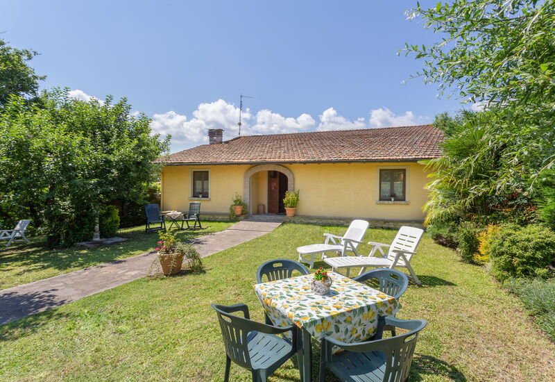 I Pioppi: Building Exterior