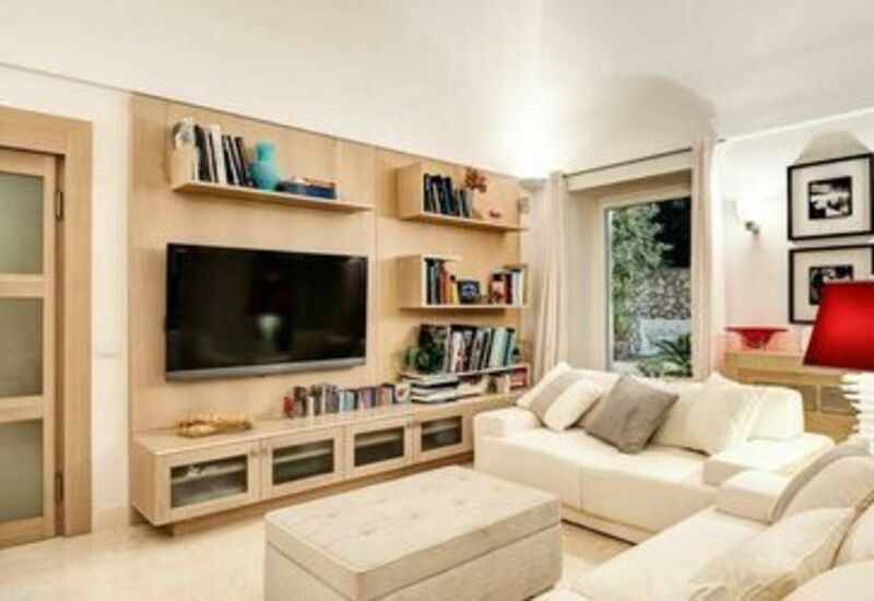 Villa Marina Little Beach: villa-marina-little-beach-capri-villa-living-room