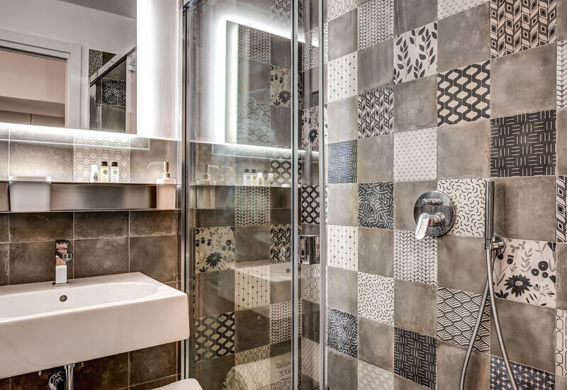 Loft In Sorrento: loft-in-sorrento-apartment-bathroom