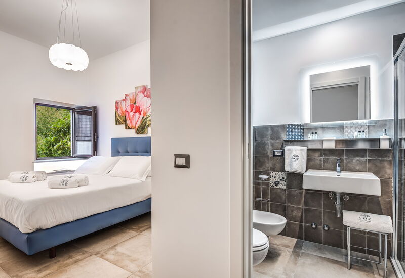 Loft In Sorrento: loft-in-sorrento-apartment-bedroom