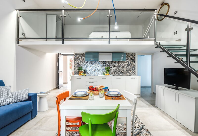 Loft In Sorrento: loft-in-sorrento-apartment-living-room