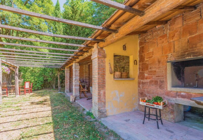 Villa Il Poggiolo: Amenities, Building Exterior, Garden