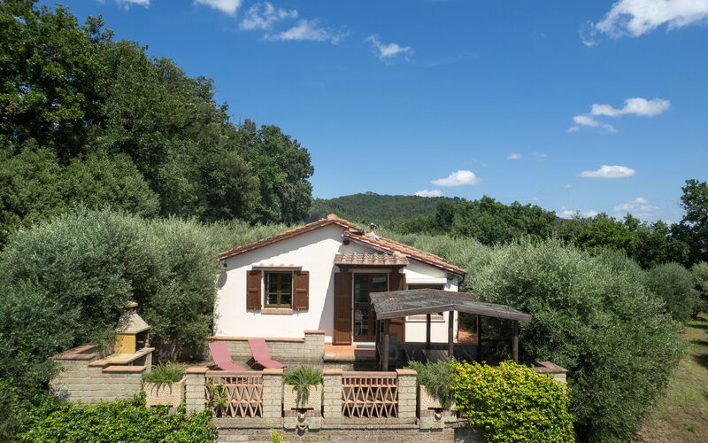 Villa Melatina: Autunno, Balcone / Terrazza / Patio, Entrata Principale, Estate, Esterni, Primavera