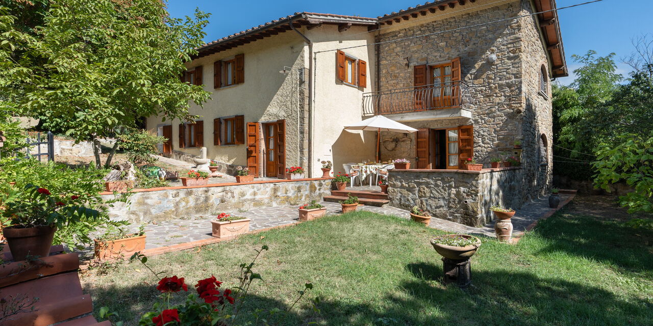 Casa Baco: Autumn, Balcony / Terrace / Patio, Building Exterior, Garden, Main Entrance, Outdoor, Summer, Winter