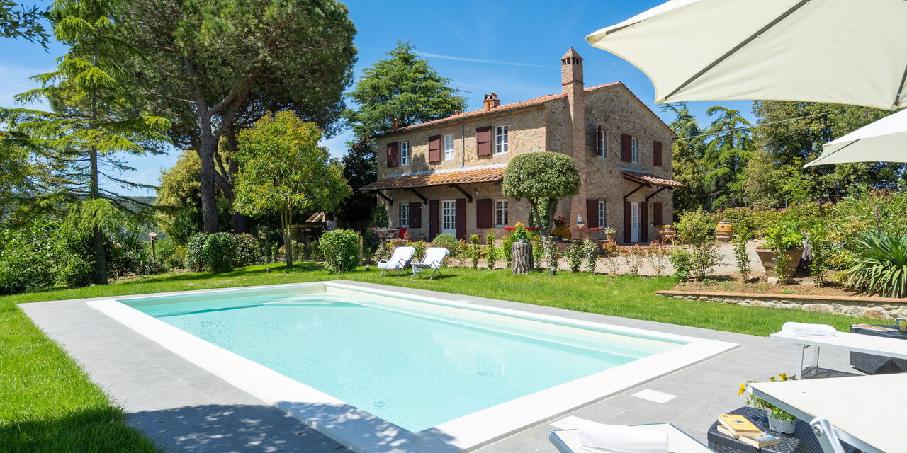 Villa Edi: Außen, Schwimmbad