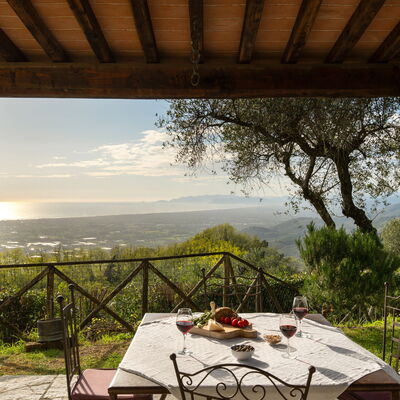 Villa La Piana: Ansichten, Außen, Balkon / Terrasse / Patio