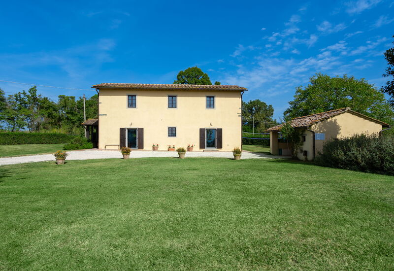 Podere Collina: Building Exterior