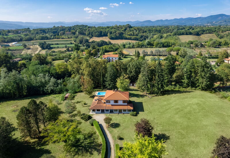 Villa Il Colle: Building Exterior, Pool