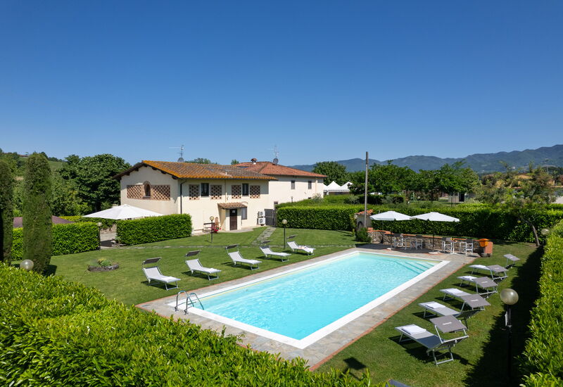 Palazzo Vecchio: Building Exterior, Garden, Outdoor, Scenic View