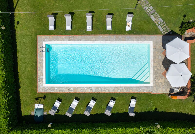 Palazzo Vecchio: Building Exterior, Garden, Outdoor, Pool