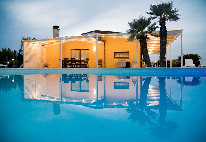 Villa Taranta: Autumn, Pool, Spring, Summer