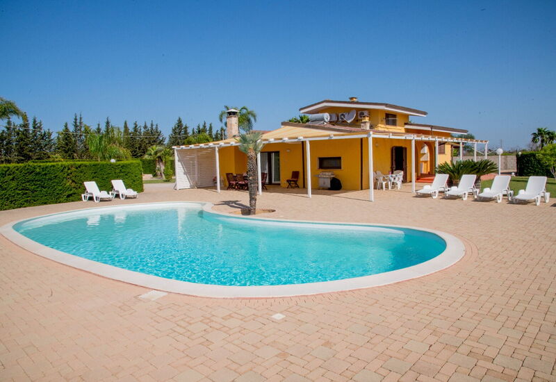 Villa Taranta: Autumn, Pool, Spring, Summer