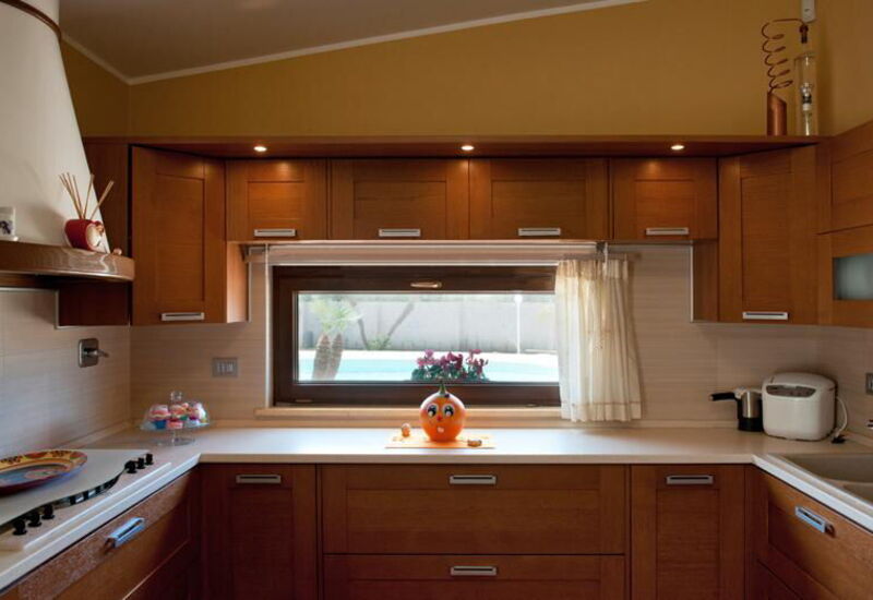 Villa Taranta: Autumn, Kitchen, Spring, Summer