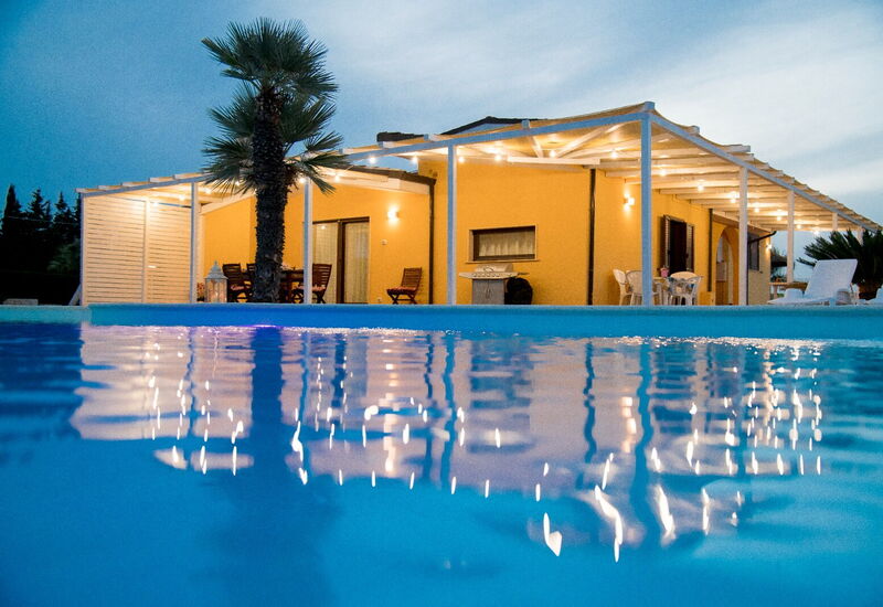 Villa Taranta: Autumn, Pool, Spring, Summer