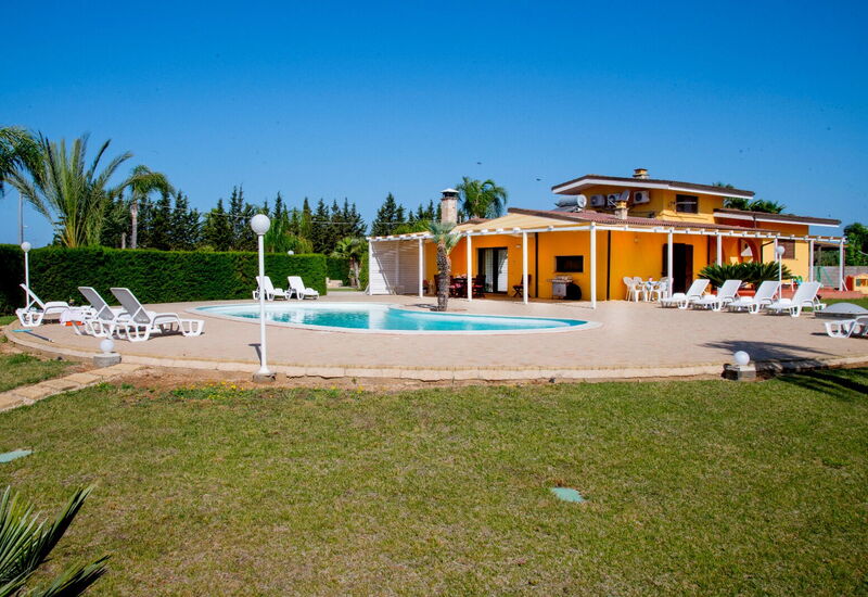 Villa Taranta: Autumn, Pool, Spring, Summer