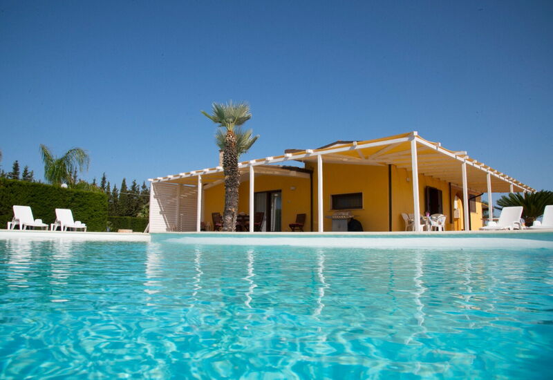 Villa Taranta: Autumn, Pool, Spring, Summer