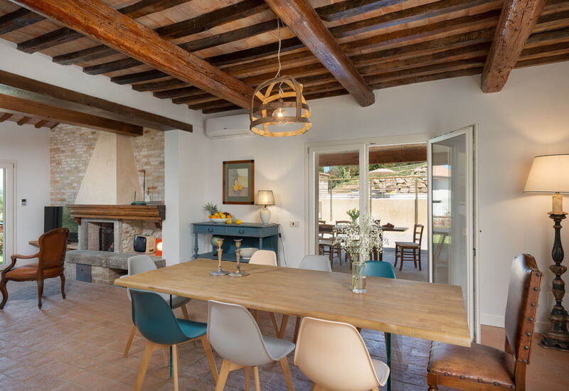 Villa Noemi: Amenities, Autumn, Dining Room, Living Room, Spring, Summer