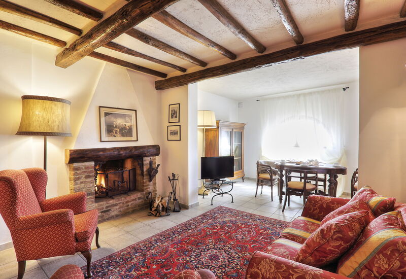 Villa Sunshine: Autumn, Living Room, Spring, Summer