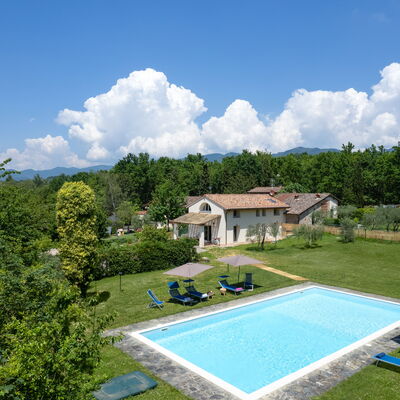 Le Selve: Building Exterior, Garden, Outdoor, Pool, Scenic View